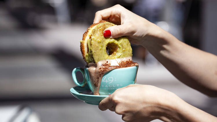 49th Parallel Ouvre Un Cafe A Montreal Et Il Y A Des Beignets Gratuits