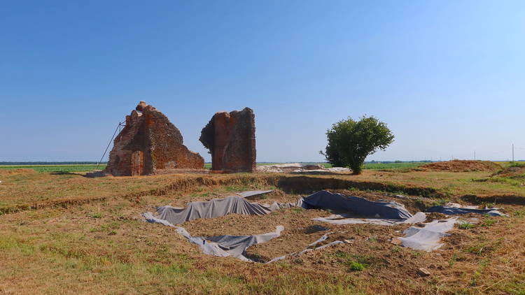 slavonia, slavonija, summer, ljeto, travel, trip, itinerary, ruins