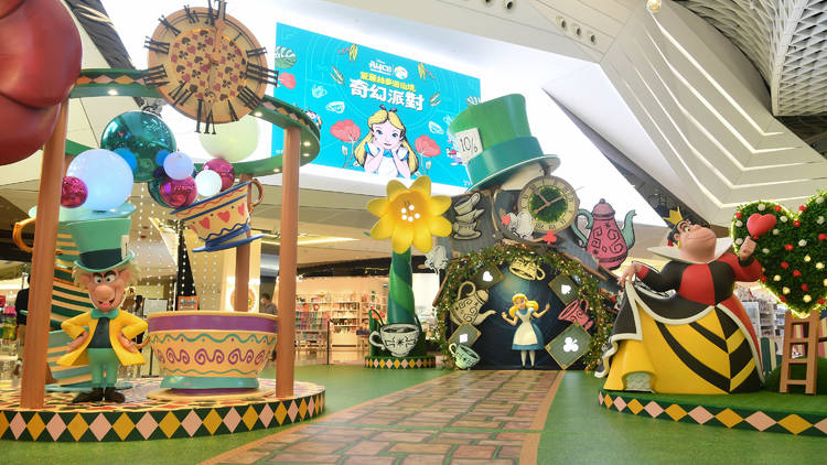 Yoho Mall Alice in Wonderland