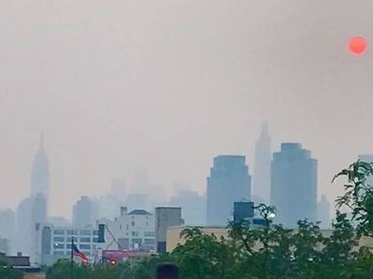 13 eerie photos of yesterday’s ominous red sun over NYC 13 eerie photos of yesterday’s ominous red sun over NYC