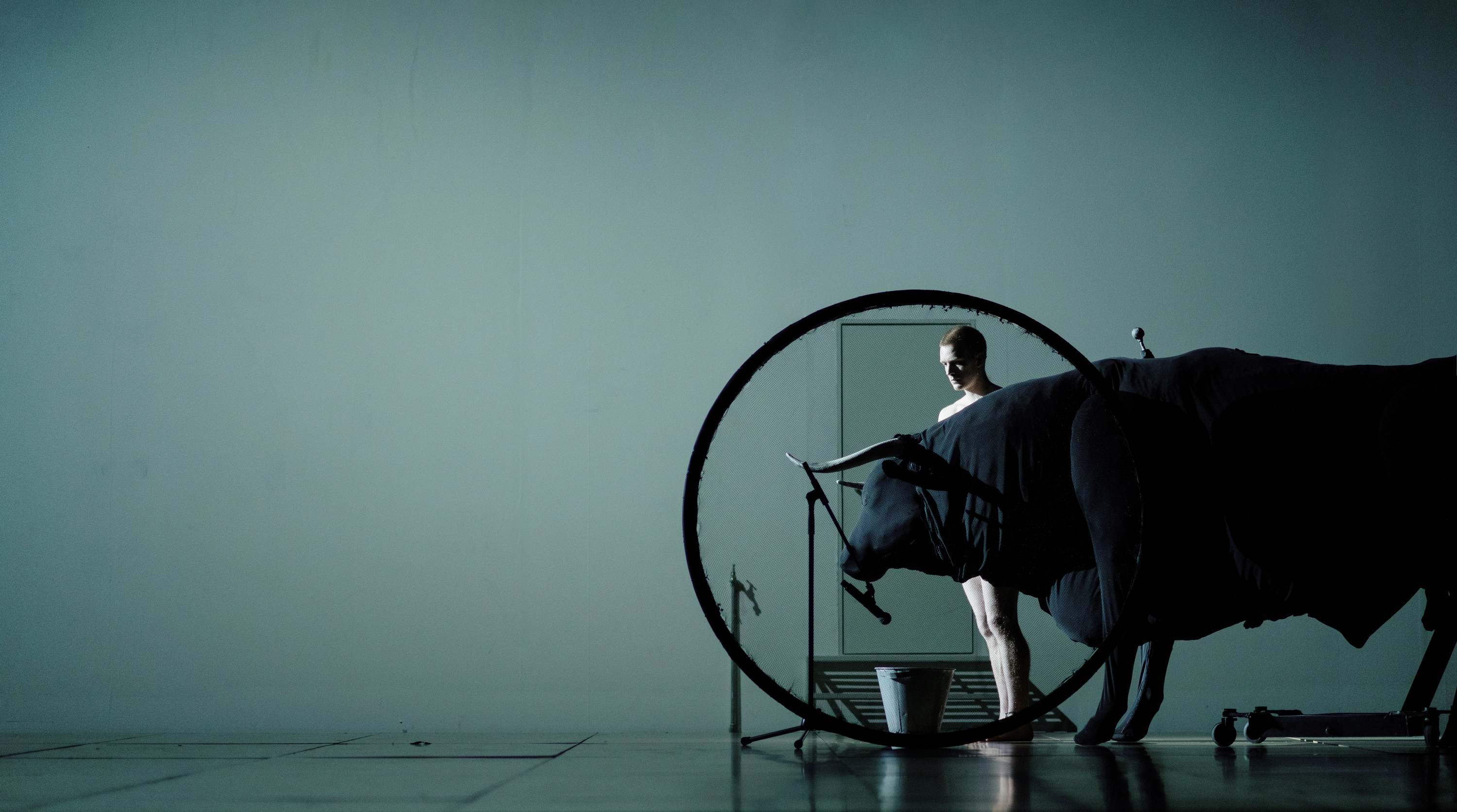 Transverse Orientation, Teatro Municipal do Porto, Dimitris Papaioannou