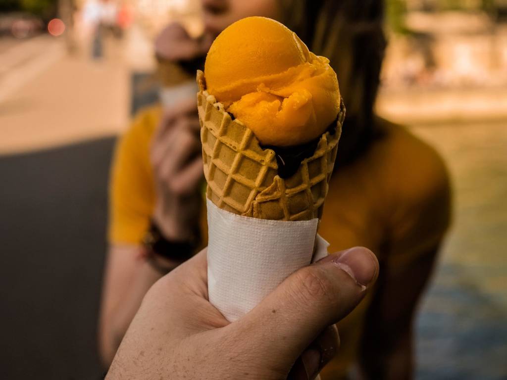 Froid devant les 16 meilleurs glaciers artisanaux de Paris