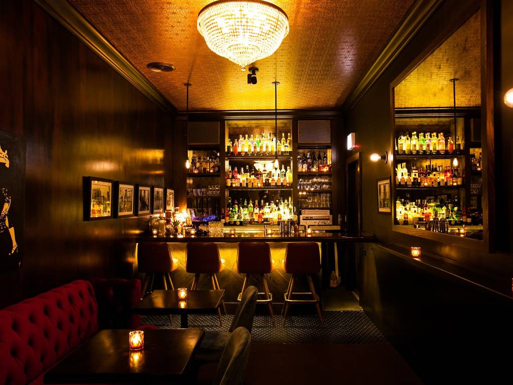 42 Best Bars in Chicago You Should Be Drinking At This Week