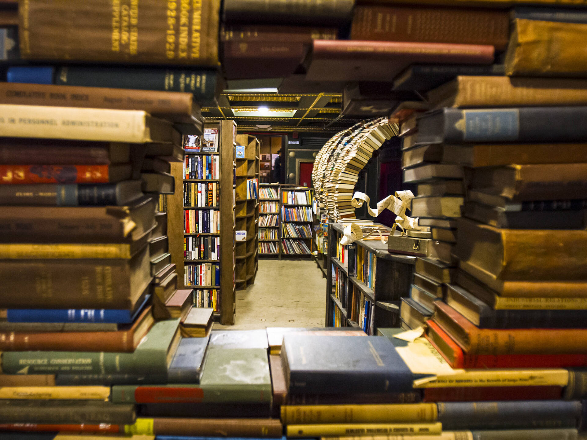 16 Best Independent Bookstores in the US to Shop Local