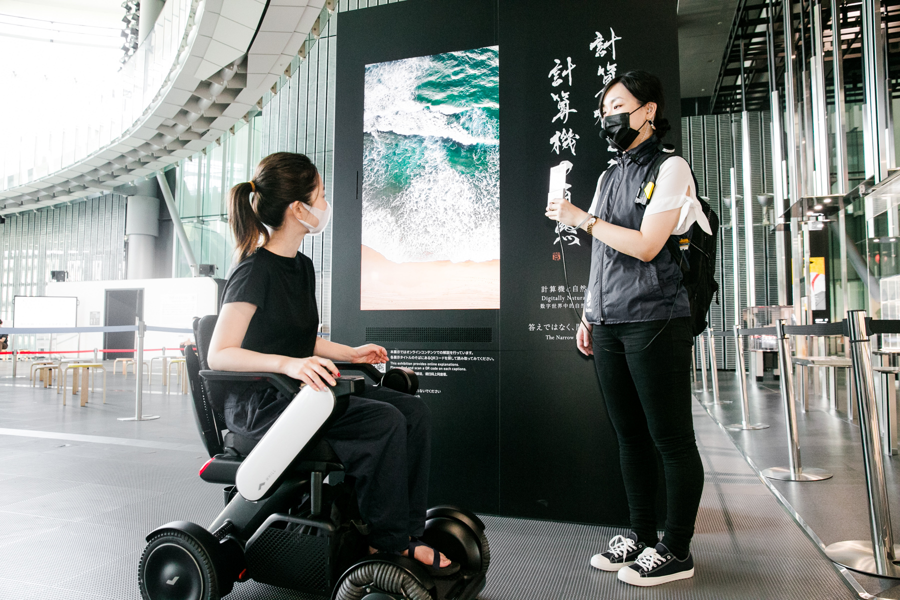 日本科学未来館ろう・難聴者向けの展示ツアー