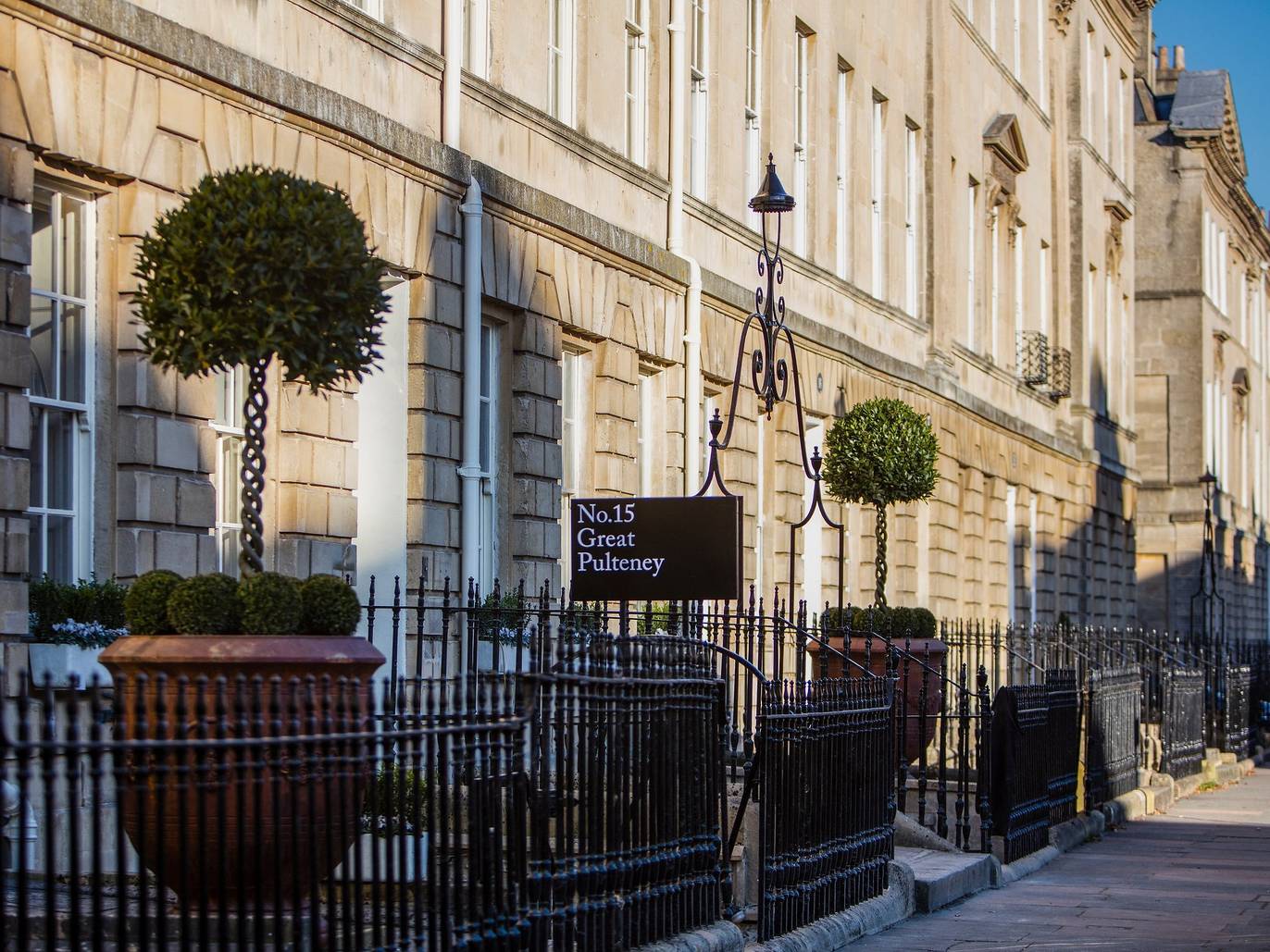 15 Best Things To Do in Bath Right Now