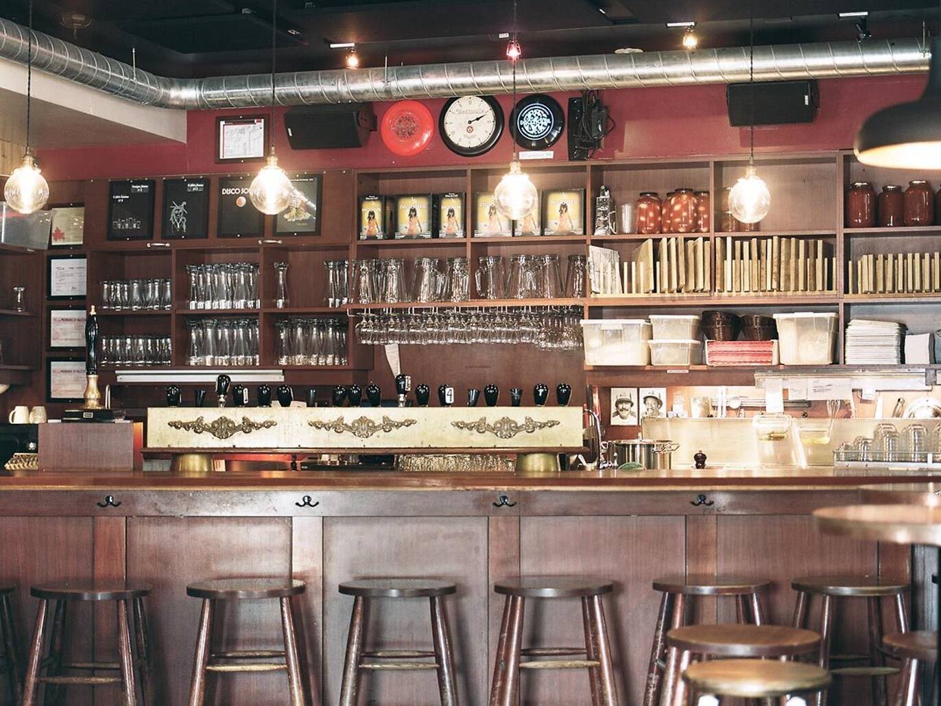 59 Best Bars in Montreal Right Now