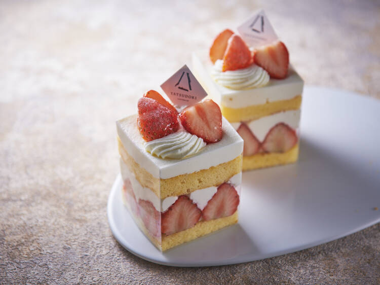 Mango & Strawberry Fruit Cake | Online Birthday Cake Delivery Penang
