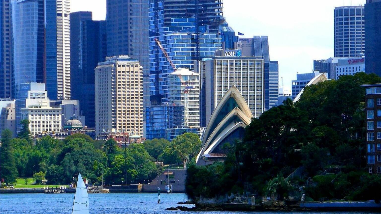 Take a look at these historical pictures of Sydney then and now