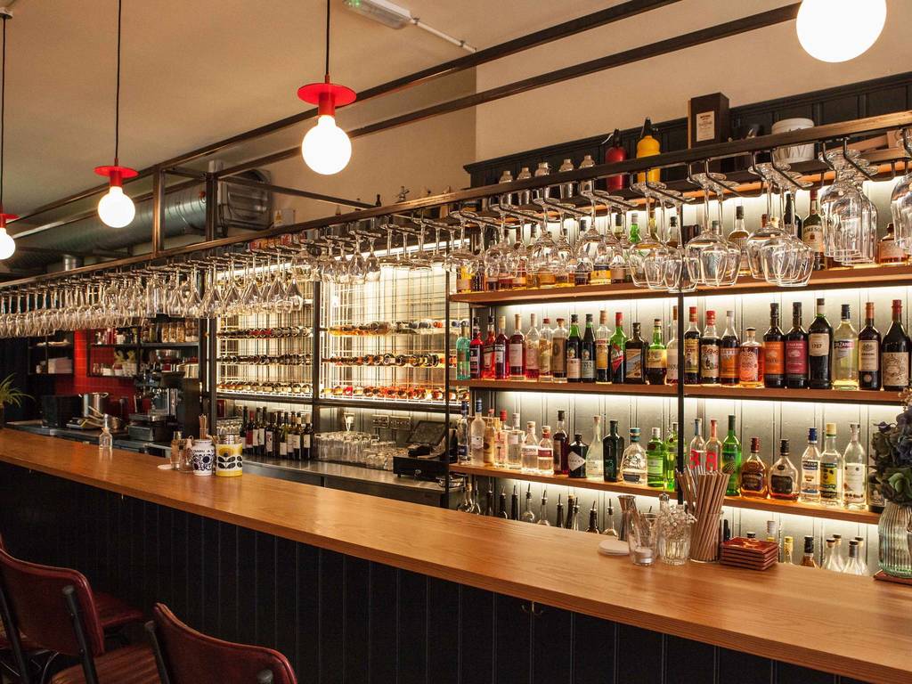 18 Best Cocktail Bars in Edinburgh Right Now