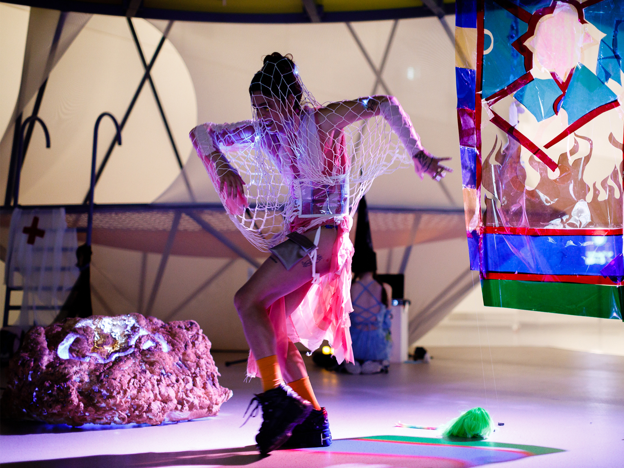 Palco, Performance, On Revelations and Muddy Becomings, Odete