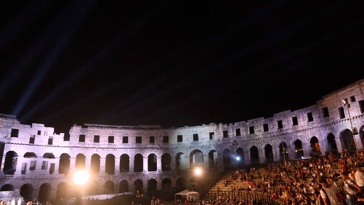 pula, arena