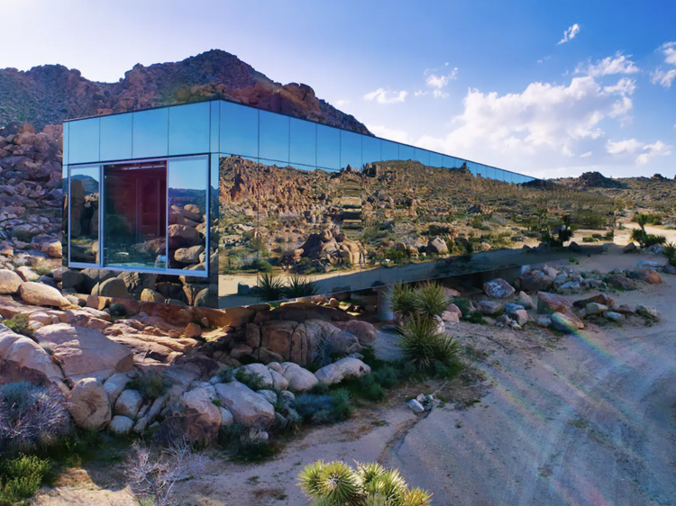 Disappear into the desert at this ‘invisible house’ in the middle of Joshua Tree