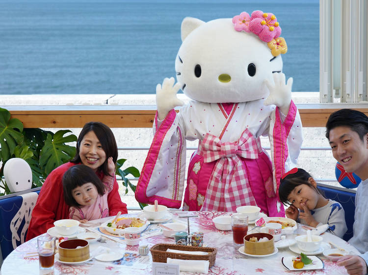 Meet Hello Kitty in person