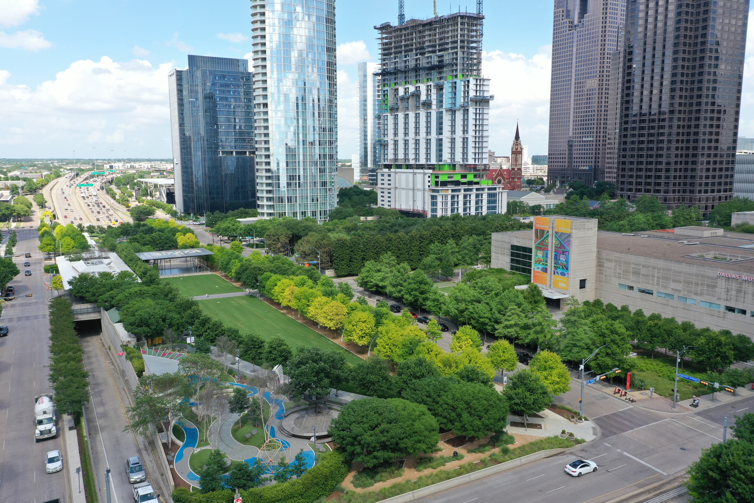 11 Best Parks in Dallas for Refreshing Walks and Beautiful Views
