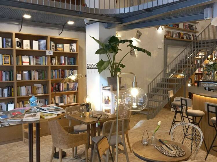 11 cafés-librerías con encanto de Madrid