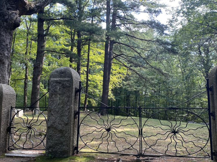 Spider Gates Cemetery