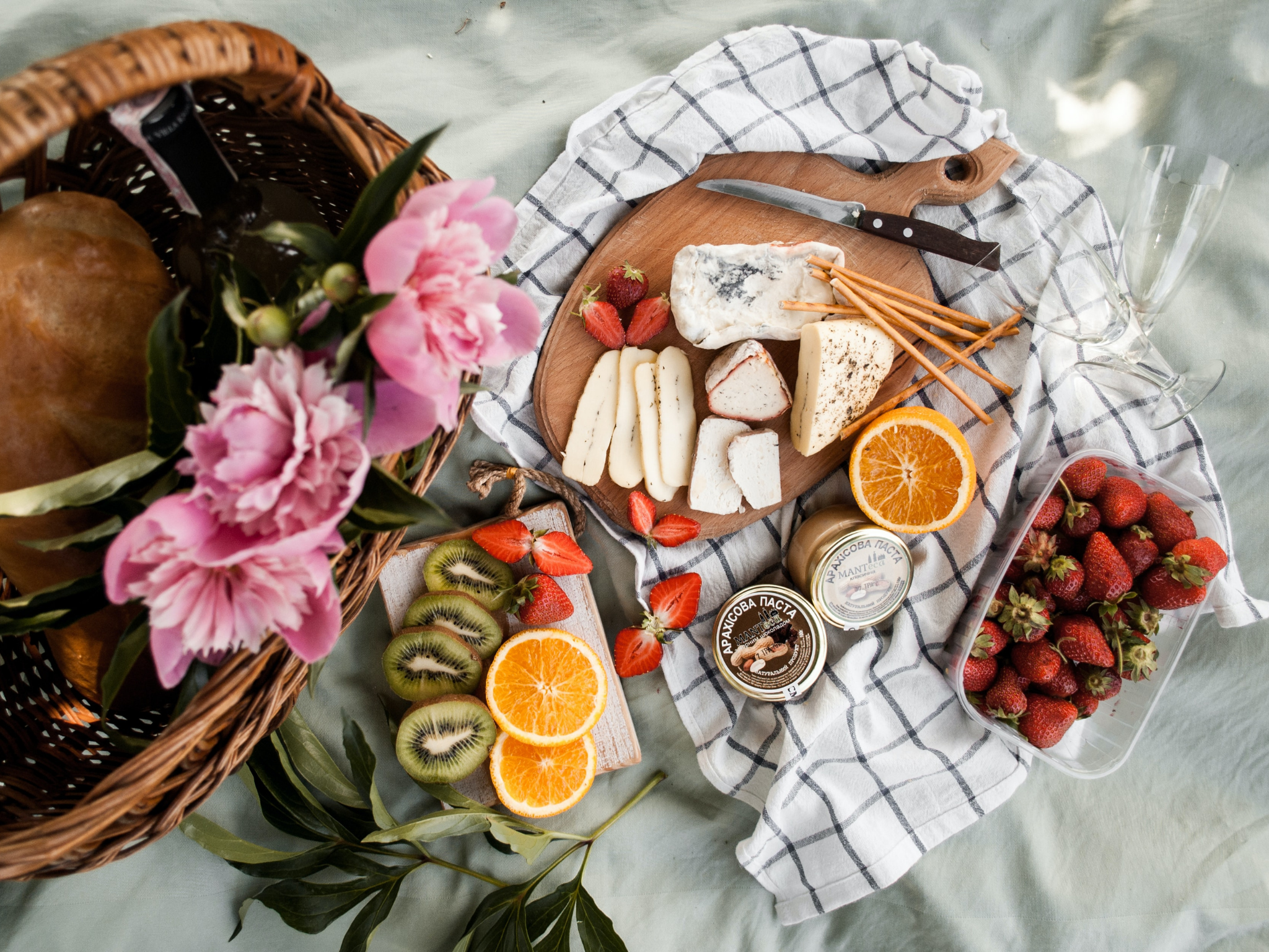 How to have the best picnic ever (even if you hate picnics)