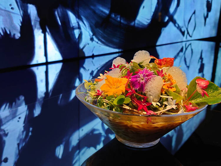 For a vegan masterpiece: teamLab Vegan Ramen Uzu