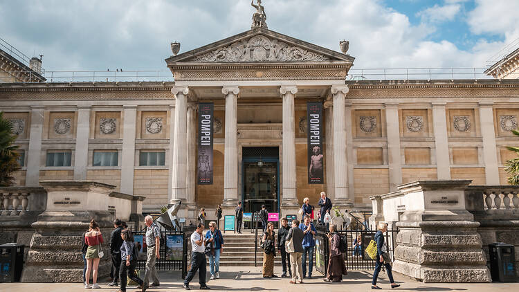 See the collections at the Ashmolean Museum