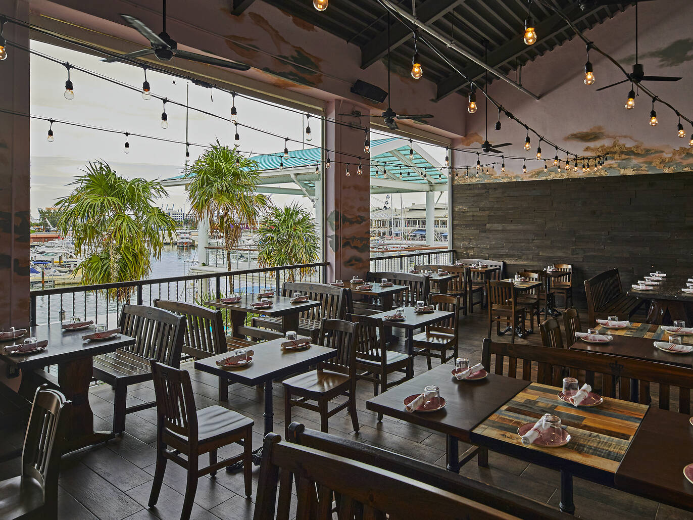 24 Best Waterfront Restaurants in Miami for Truly Iconic Dining