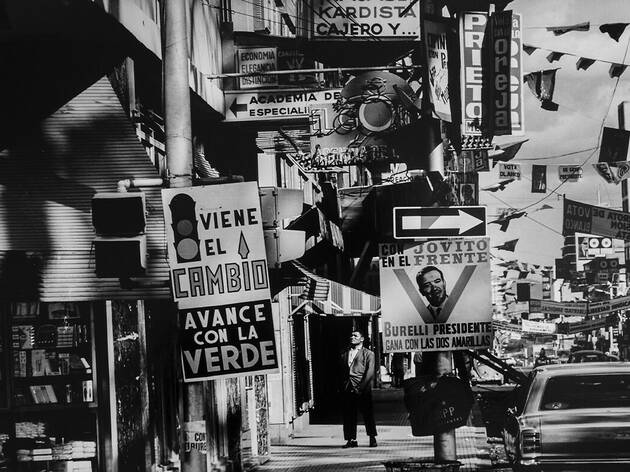 Paolo Gasparini, Campaña electoral, avenida Urdaneta, Caracas, 1968. Paolo Gasparini, Campaña electoral, avenida Urdaneta, Caracas, 1968.