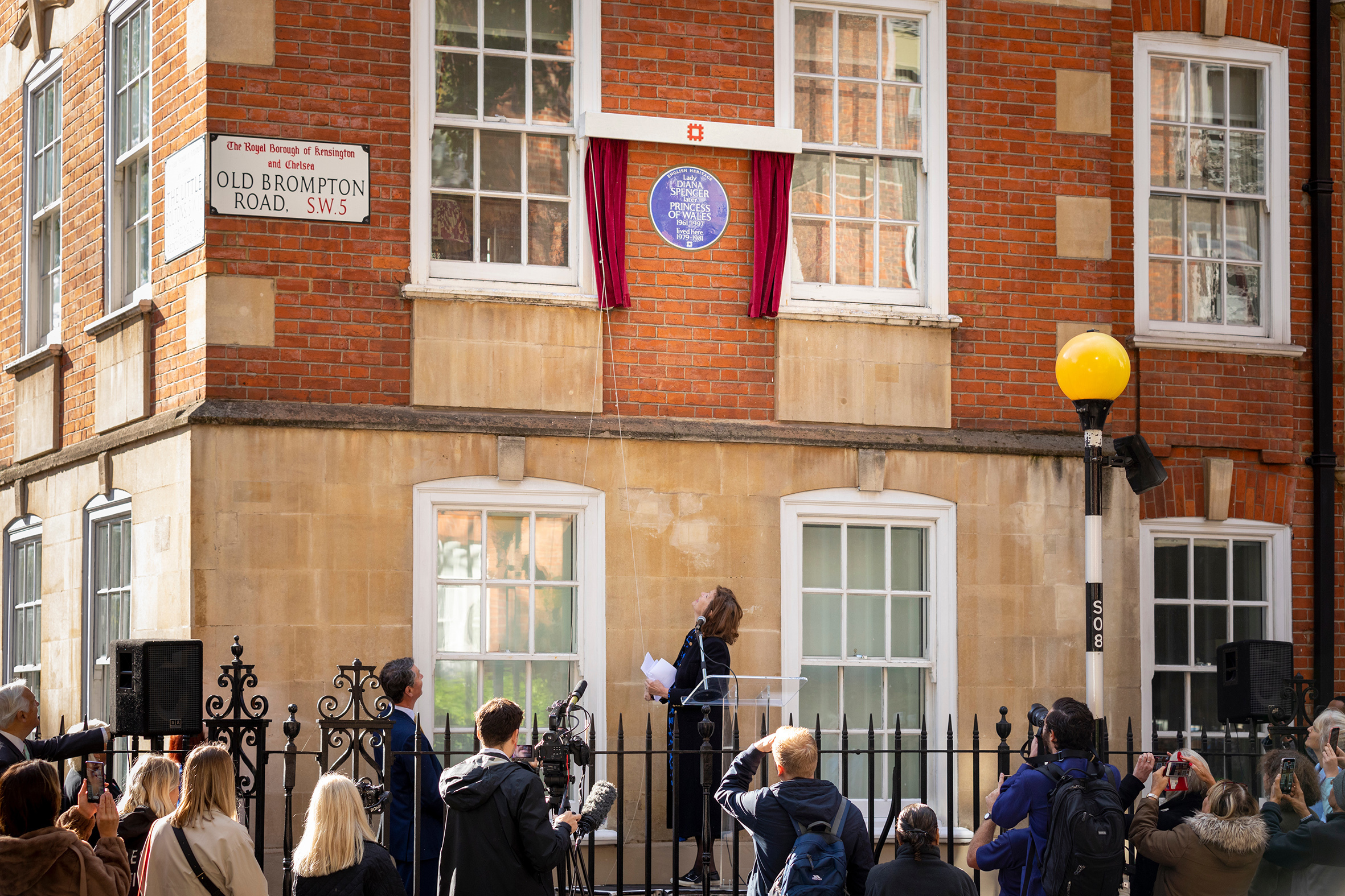 Princess Diana honoured with blue plaque at her Earl’s Court flat