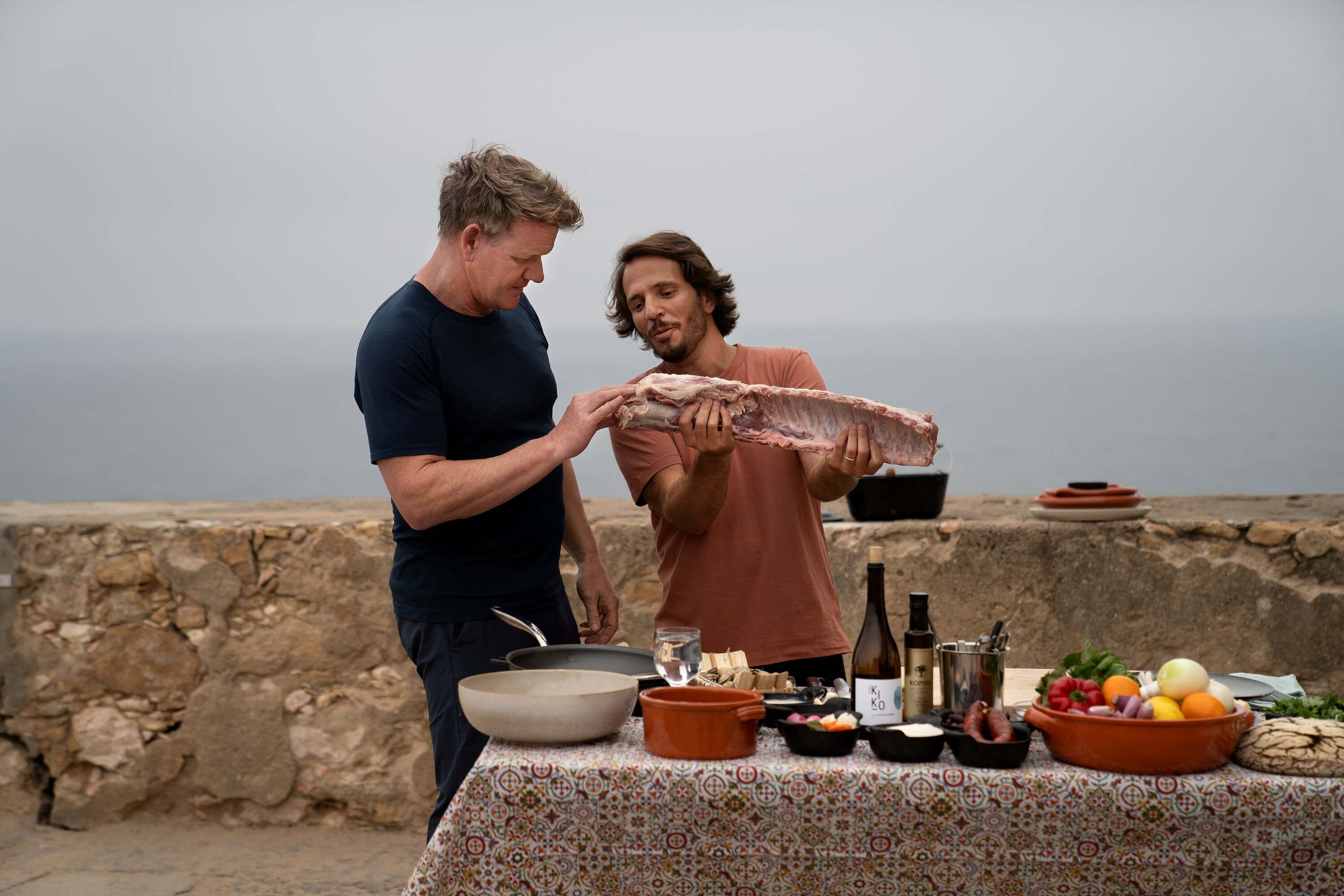 Episódio polémico de Gordon Ramsay em Portugal vai passar em dois canais em simultâneo