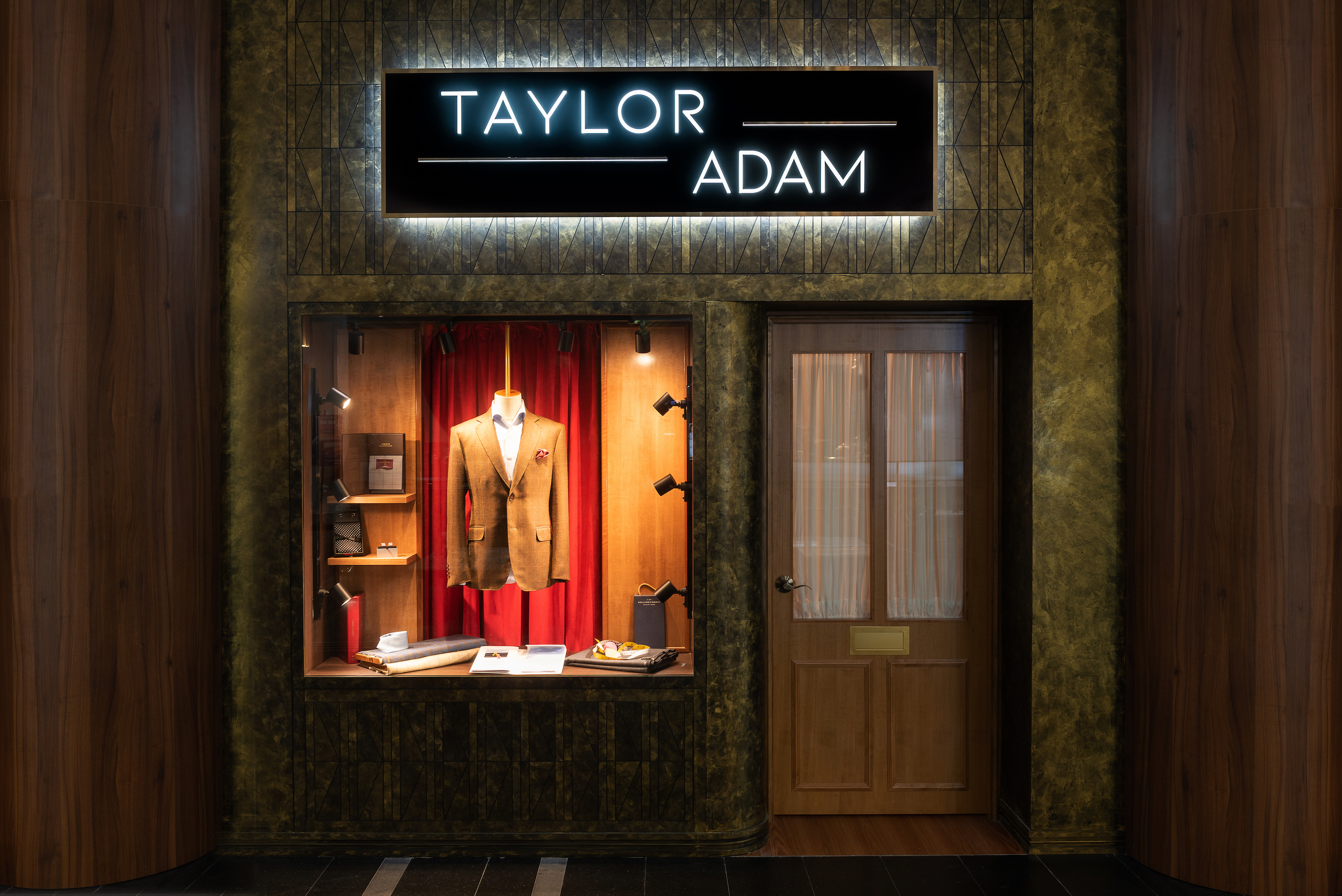 Taylor Adam, a cocktail bar hidden behind the entrance of a tailor
