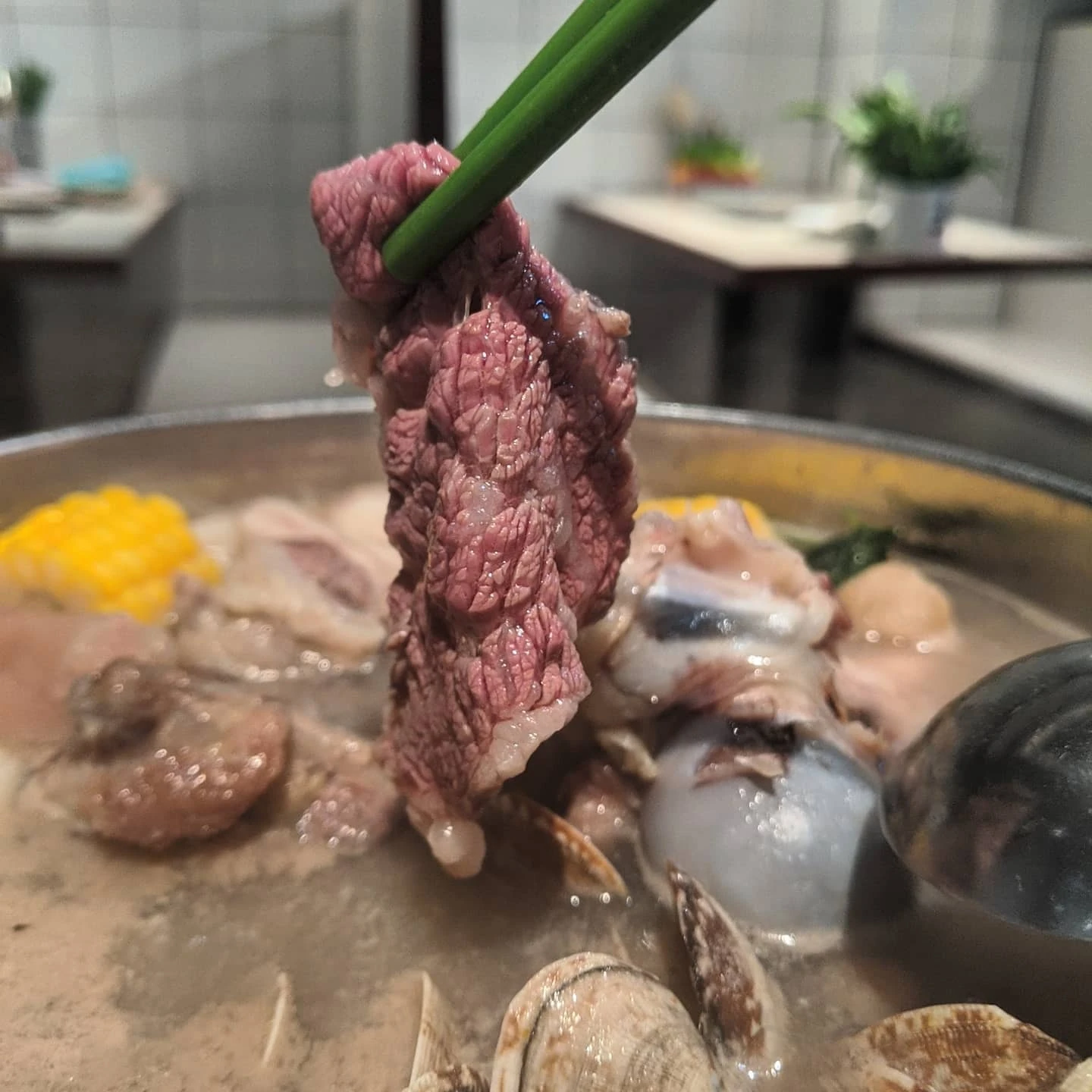 Big JJ Seafood Hotpot restaurant