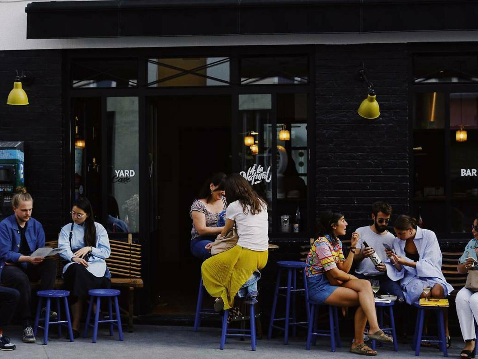 Les 26 meilleurs bars à vins où vider des canons à Paris