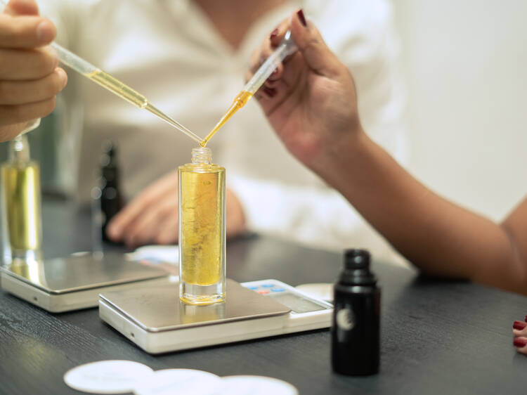 Make your own perfume at Maison 21G