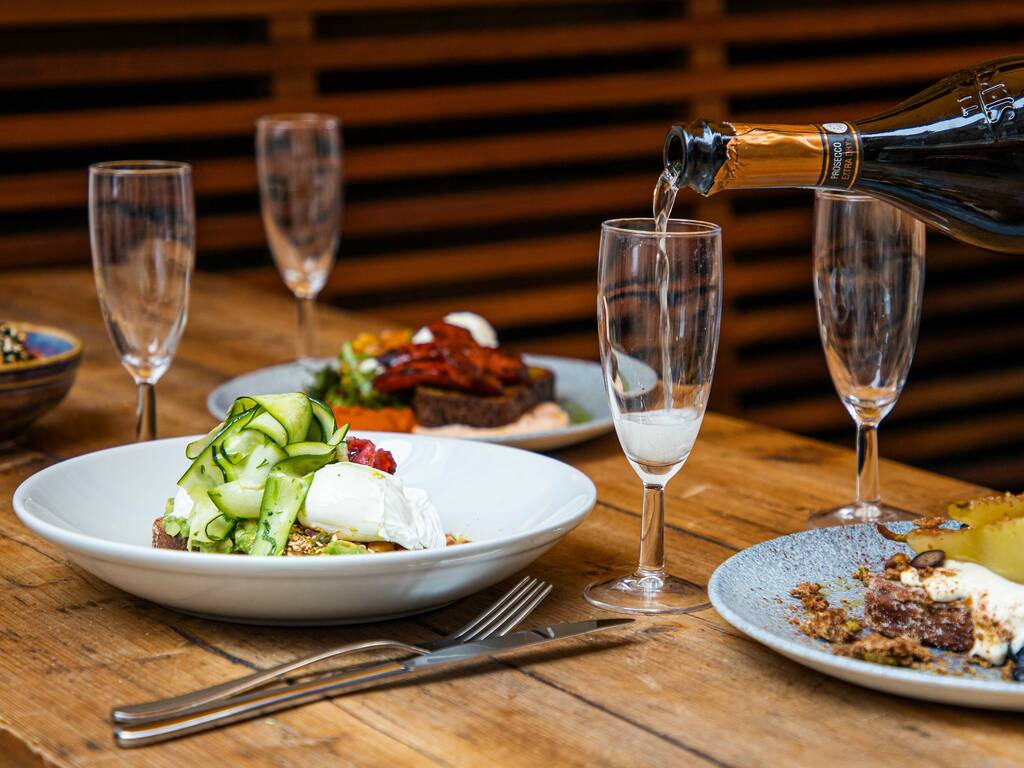 15 Best Bottomless Brunches in London For A Boozy Time