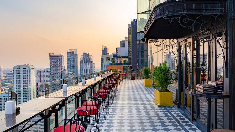 MOJJO Rooftop Lounge & Bar