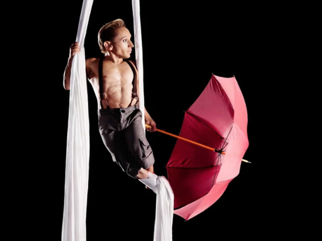 Alan Silva in Big Apple Circus Alan Silva in Big Apple Circus