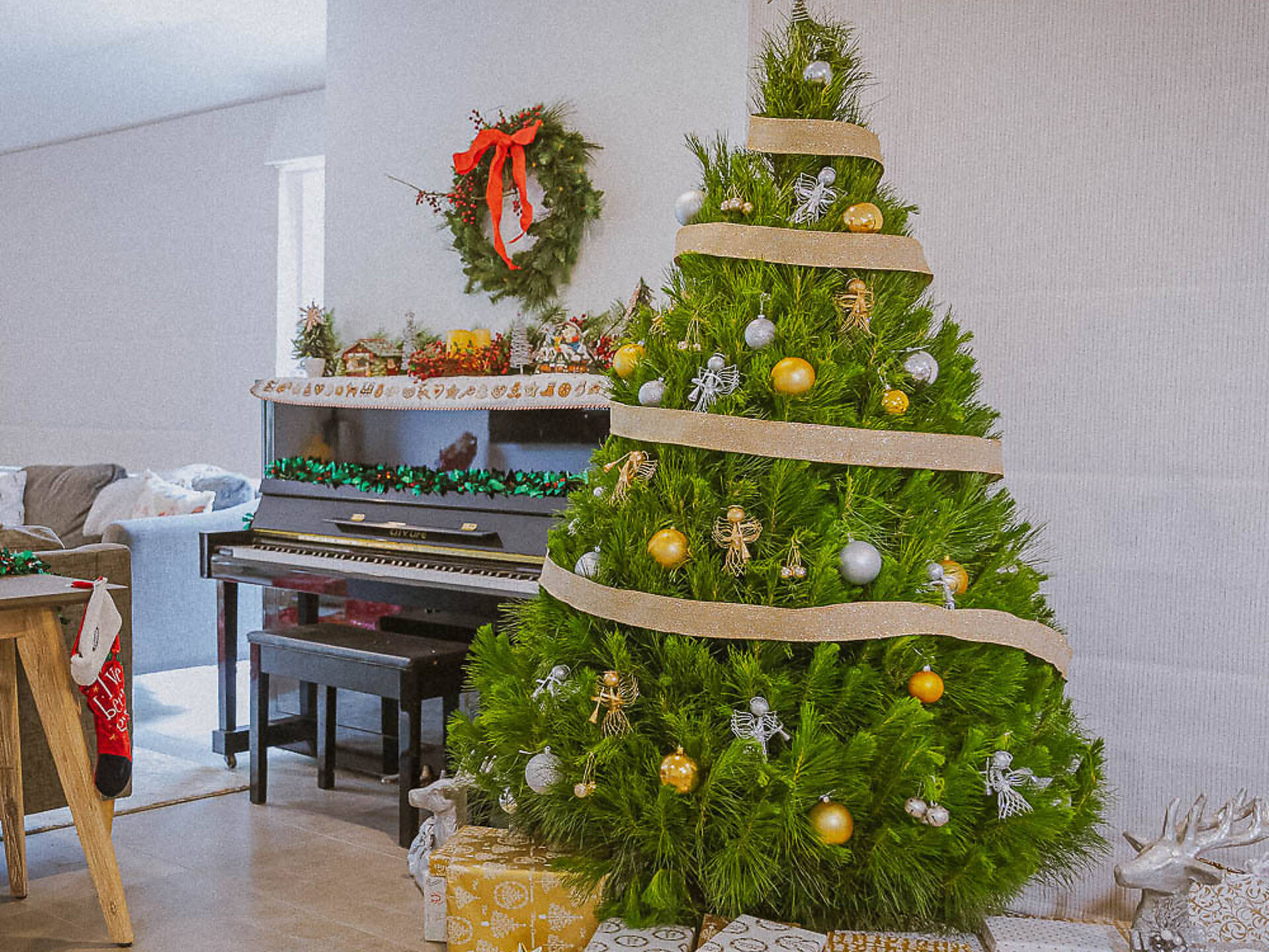 Where to buy real Christmas trees in Melbourne, including delivery options