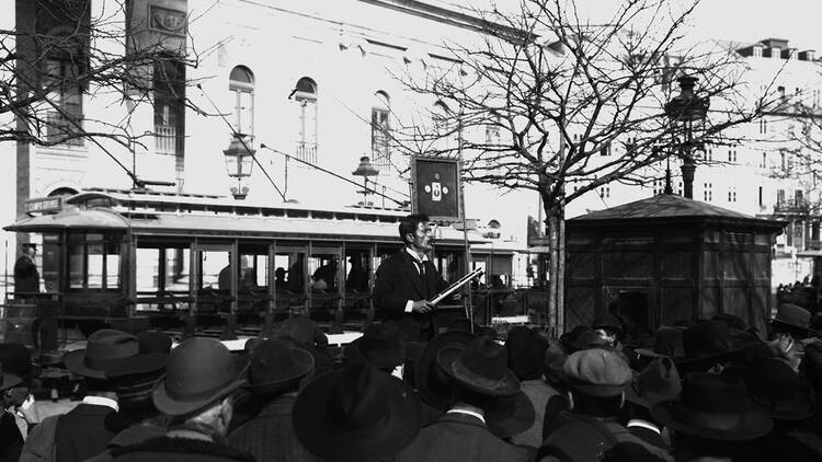 Pátio das Antigas, Lisboa Antiga, O pelotiqueiro “Professor Antunes”, A banha da cobra