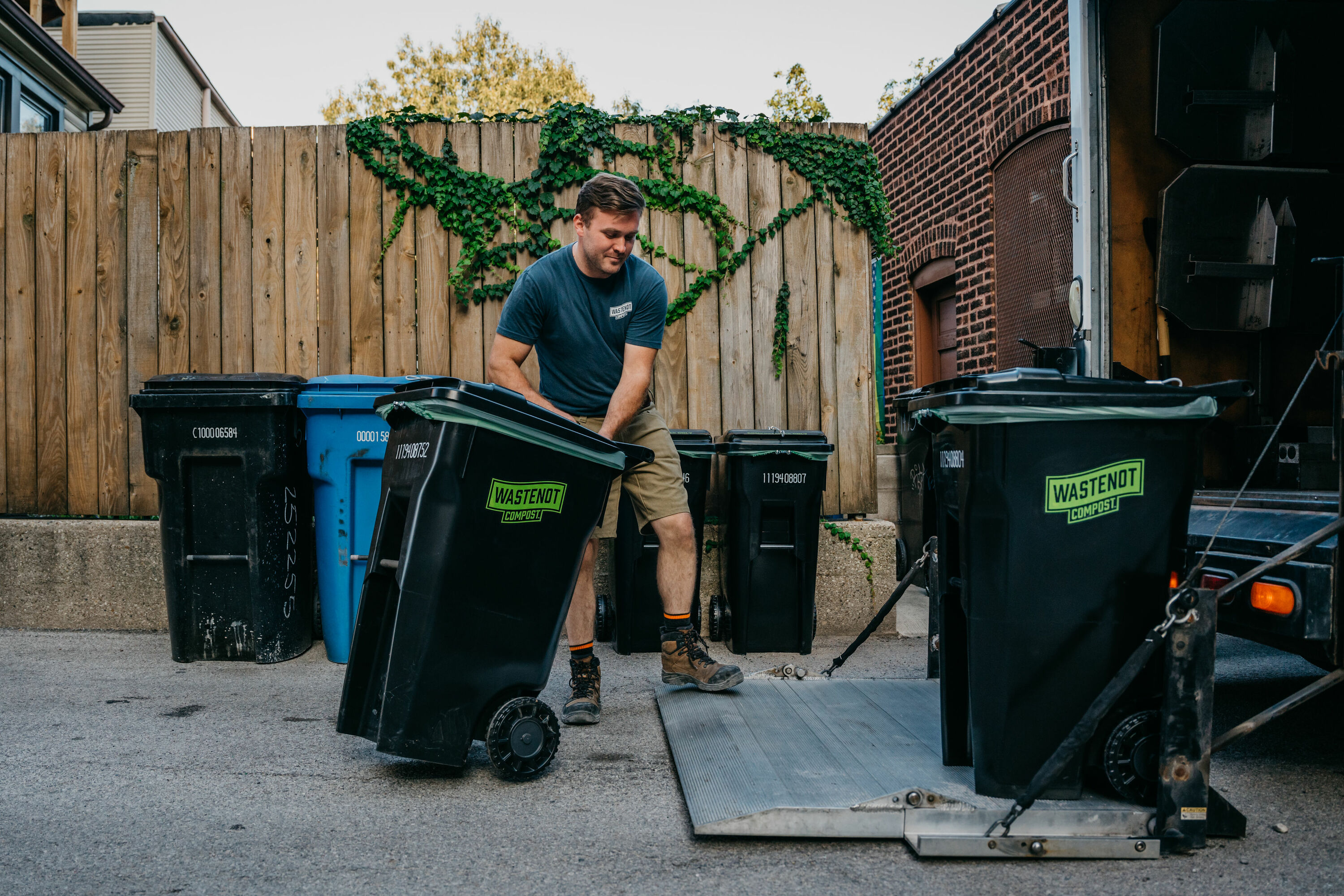 Chicago looks to improve its yard waste composting - Axios Chicago