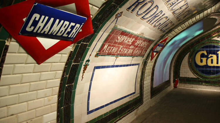 Recorre la estación fantasma del Metro