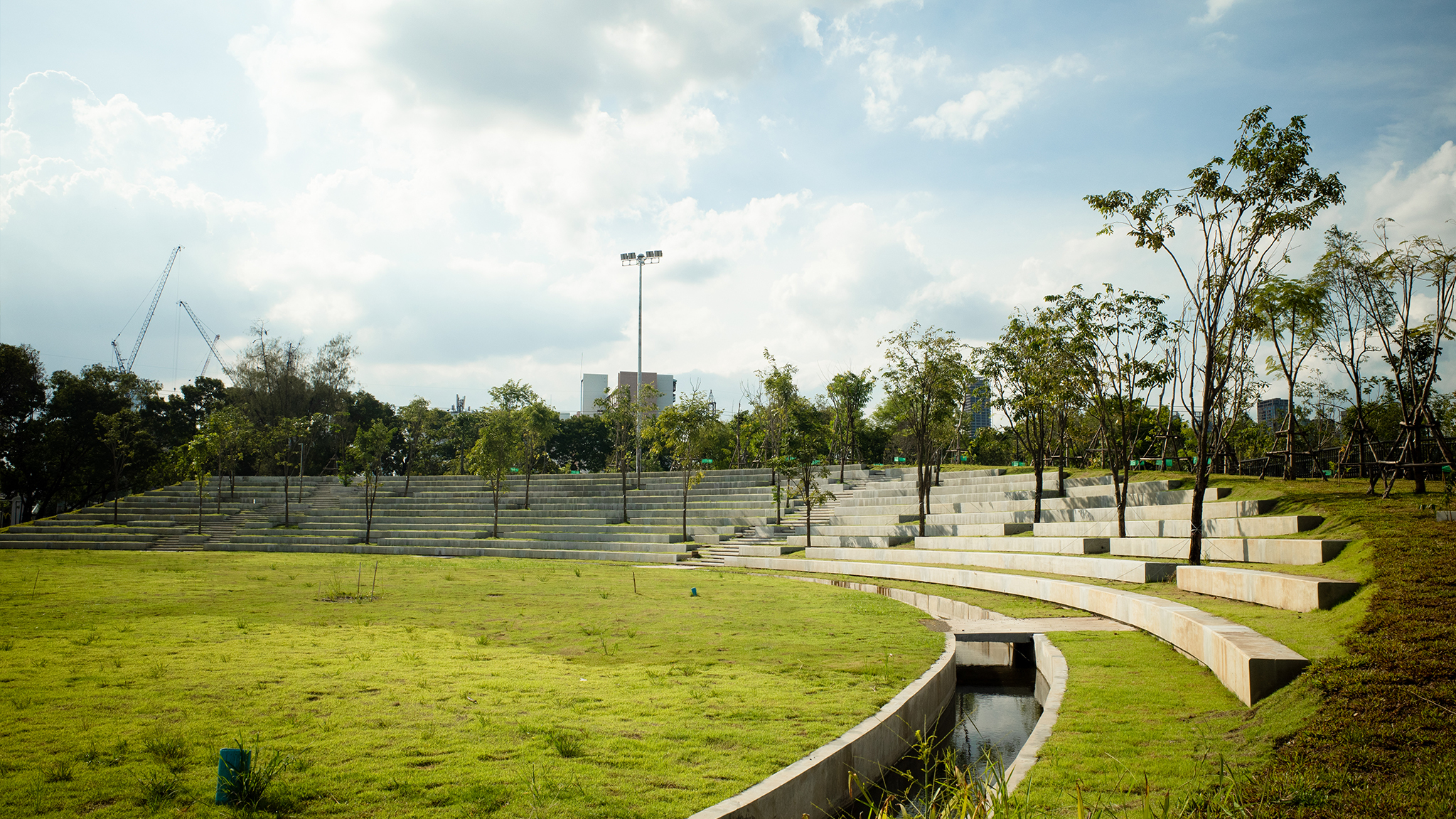 สวนป่าเบญจกิติ (Benjakitti Park)