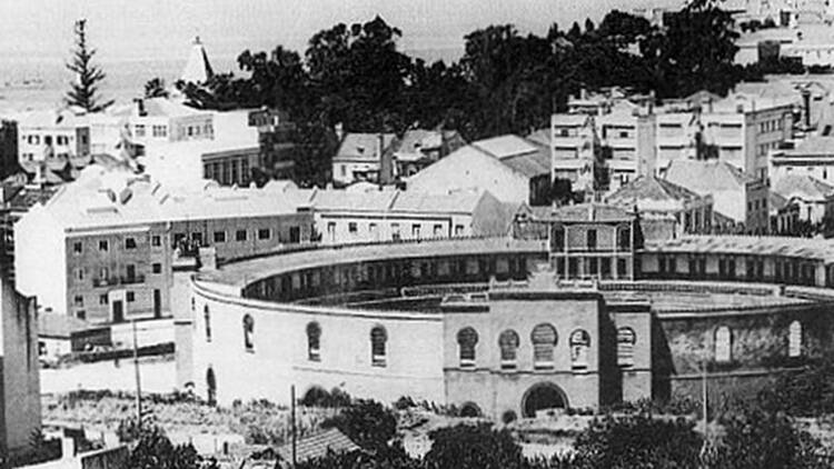 Pátio das Antigas, Lisboa Antiga, Praça de Touros de Oeiras-Algés