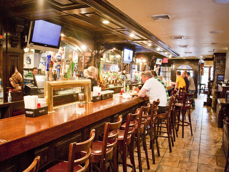 The 12 best bars open on Thanksgiving in NYC
