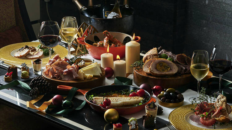 The Best Christmas Meals To Feast On In Singapore This Festive Season