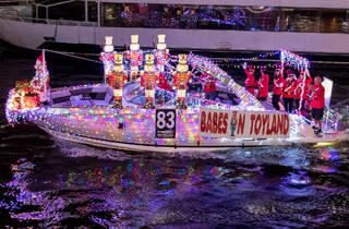 Kemah Christmas Parade 2022 Seminole Hard Rock Winterfest® Boat Parade | Things To Do In Miami