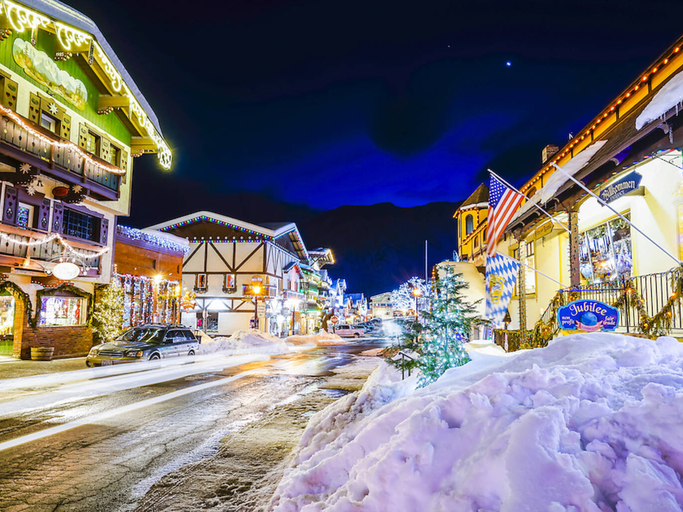 12 best Christmas Towns in the U.S. to Get You in the Holiday Spirit