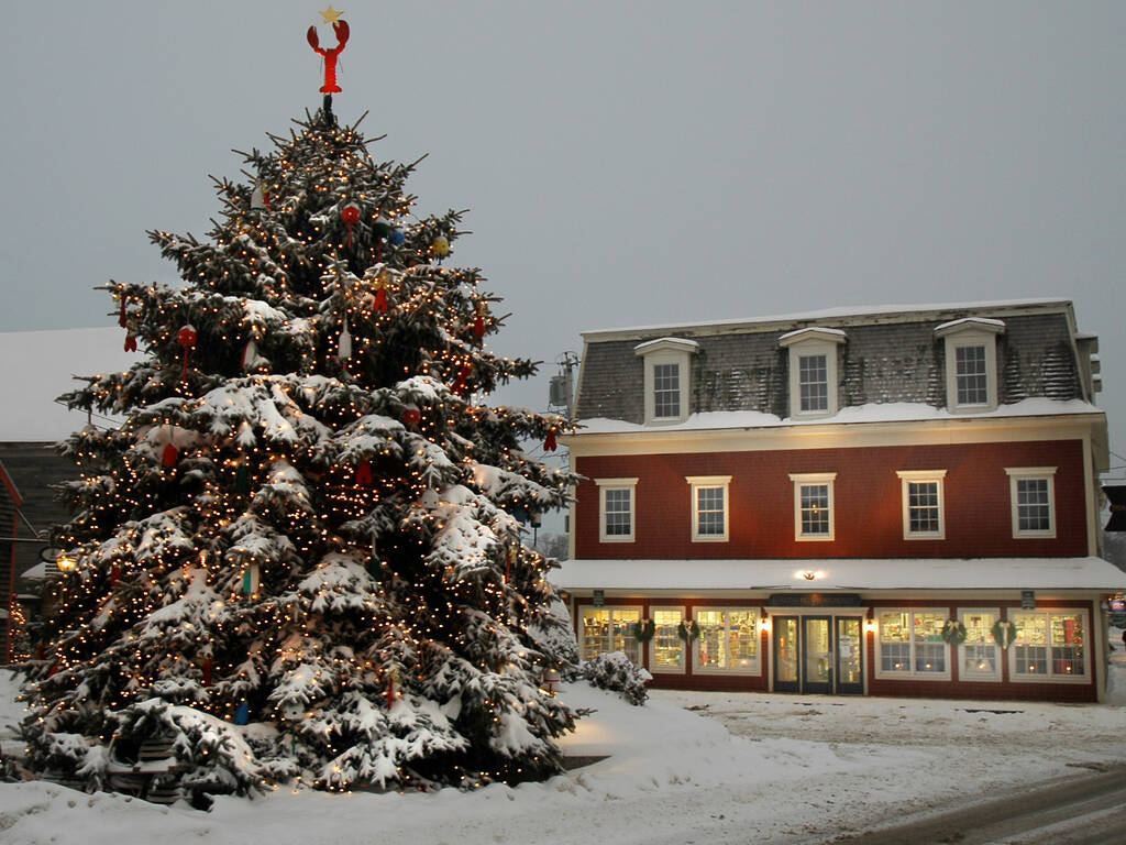 The best Christmas towns in the U.S. to get you in the holiday spirit