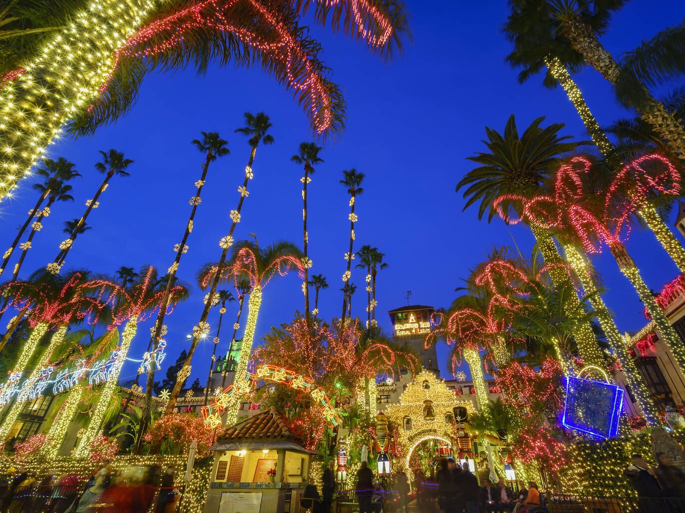 16 Best Places to See Christmas Lights in Los Angeles