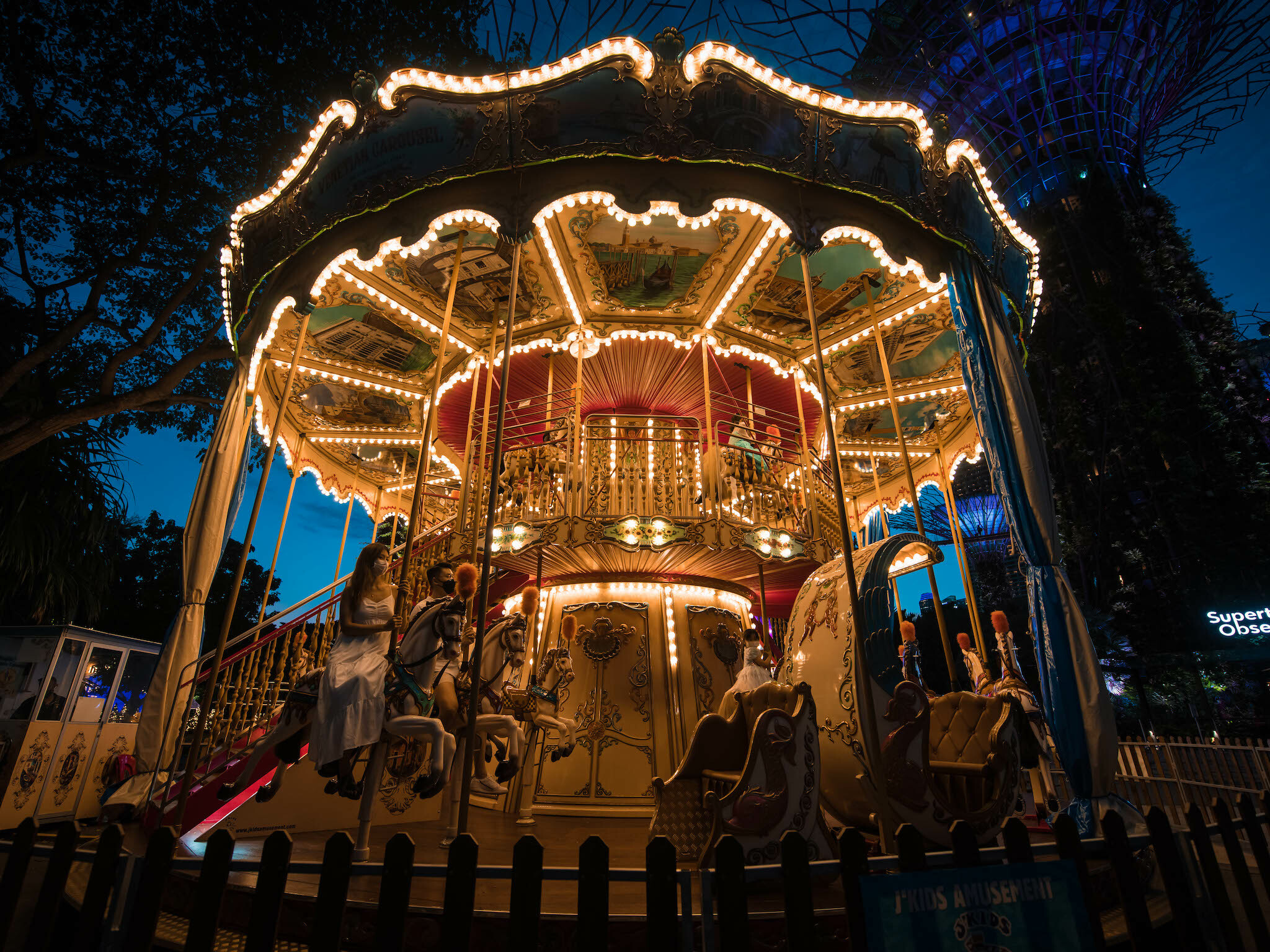 Christmas Wonderland Brings Eight Magical Light Displays To Gardens By The Bay