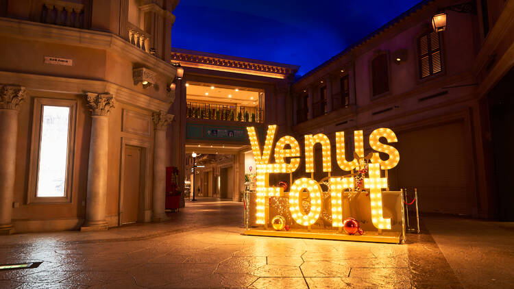 VenusFort Thankful Carnival