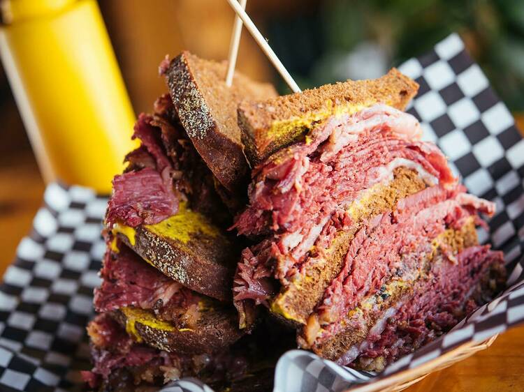 15 restaurants and delis with the best Montreal smoked meat